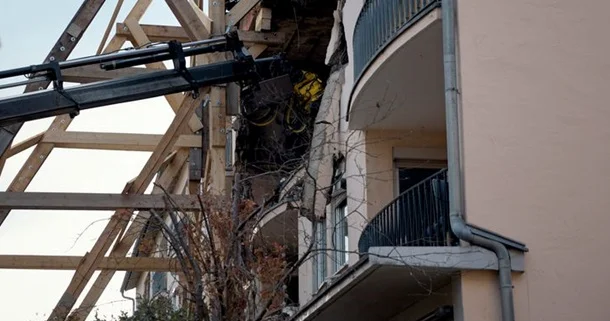 Almaniyada partlayış nəticəsində bir ev dağılıb, insan tələfatı baş verib