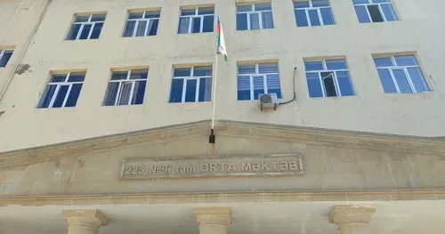 Məktəb psixoloqları Amerika filmlərində olduğu kimi, hadisə bitdikdən sonra məsələyə müdaxilə edirlər AÇIQLAMA