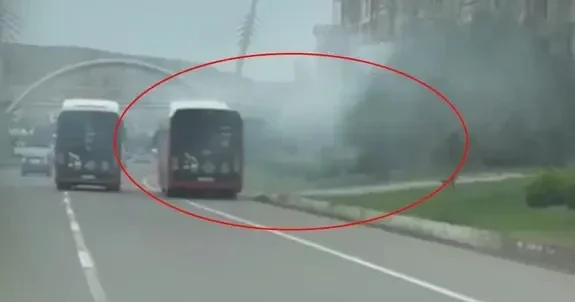 В Баку задымился автобус BakuBus