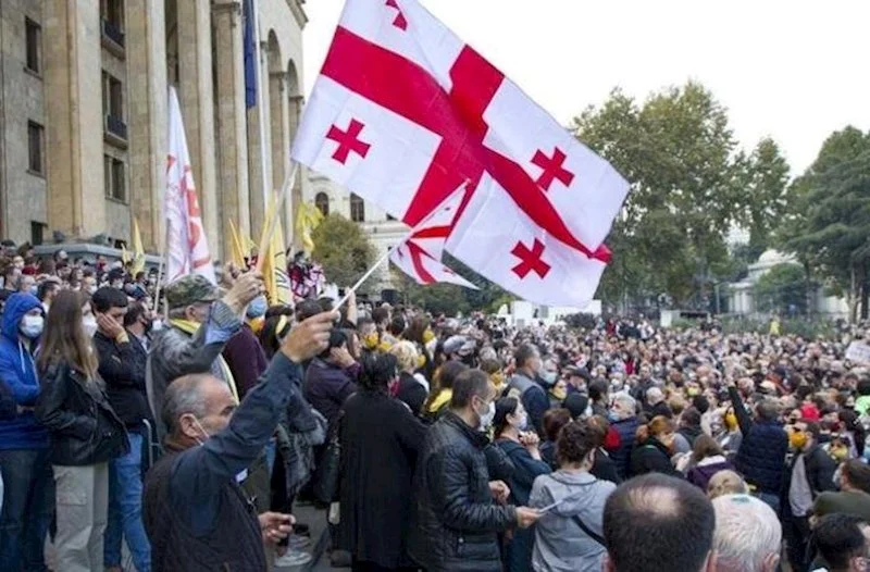 Tbilisidə etiraz aksiyaları zamanı DİNnin 42 əməkdaşı ağır yaralandı