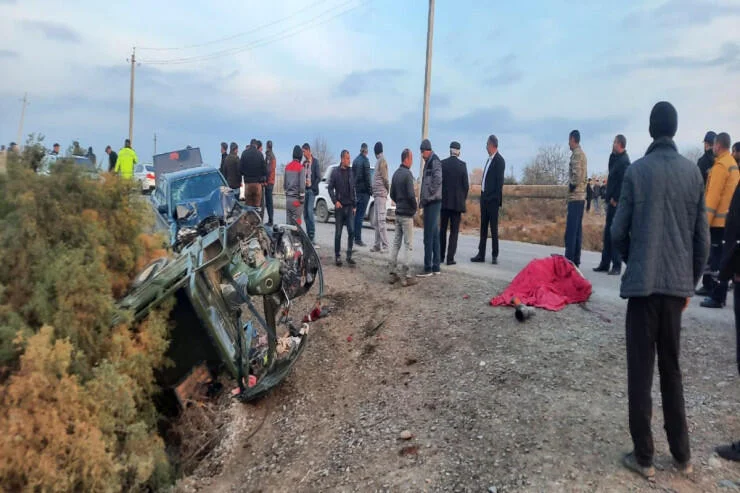 Kürdəmirdə avtomobillə motosiklet toqquşub, ölən var FOTO