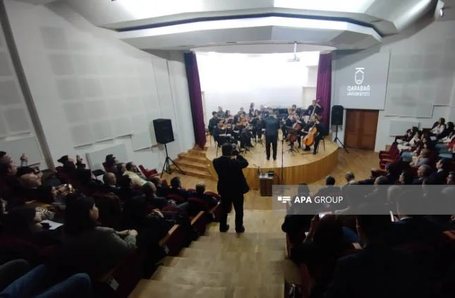 Xankəndi şəhərində Qarabağ Universitetinin yaradılmasının 1 illiyi münasibətilə konsert keçirilib FOTO VİDEO YENİLƏNİB