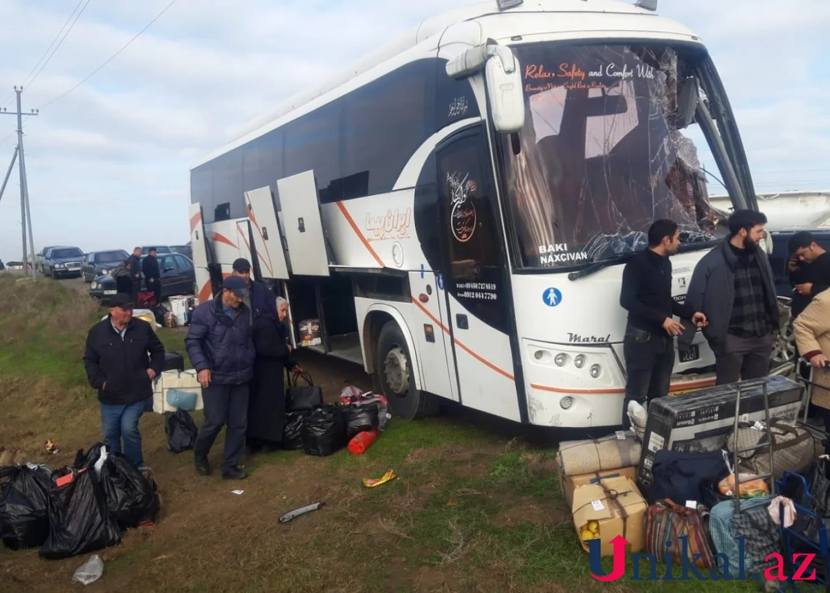 Naxçıvadan Bakıya gedən avtobus Kamazla toqquşdu Yaralılar var