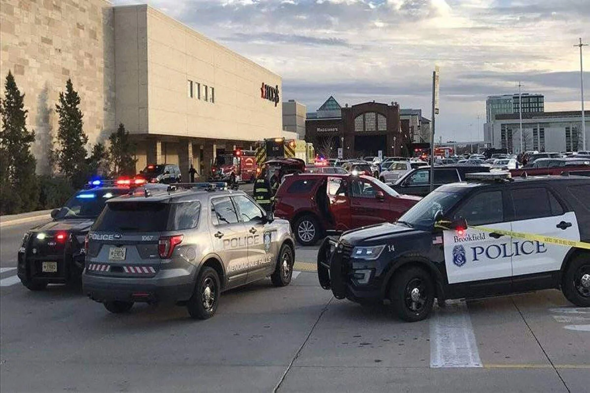 Стрельба в торговом центре в США, есть раненые