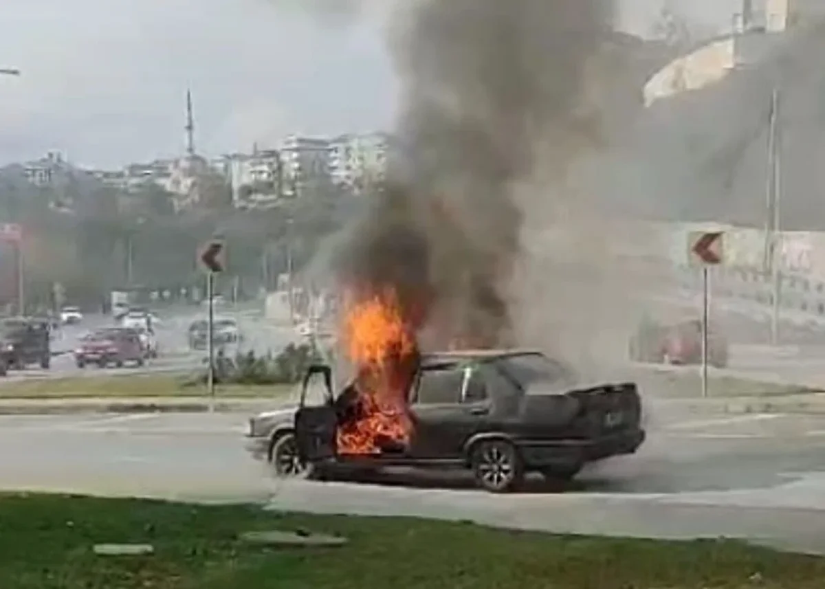 Bakıda “Porsche” qəzaya düşdü, “Fiat” yandı