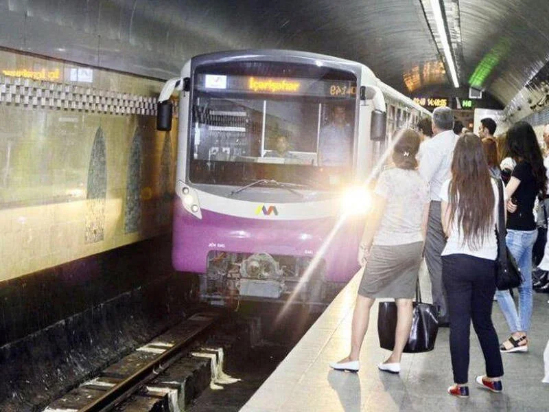 Atası metroda qəfil ölən müğənninin EFİRDƏ ÇƏTİN ANLARI Sakitləşə bilmədi... + FOTOLAR