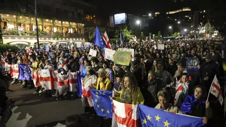 Политолог: За протестами в Грузии стоят деструктивные силы в Европе Новости Азербайджана