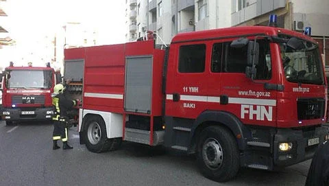 Bakıda yol qəzası zamanı avtomobil yandı