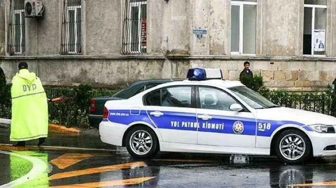 Yol polisi əlverişsiz hava şəraiti ilə bağlı sürücülərə müraciət etdi