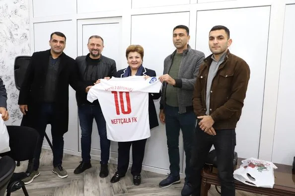 “Neftçala” futbol klubunun idarə heyəti deputat Tənzilə Rüstəmxanlı ilə görüşüb