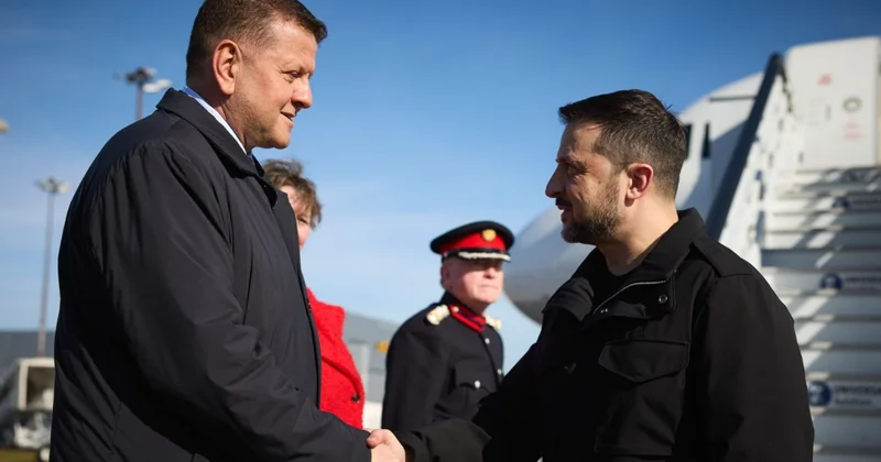 Залужный близок к рейтингу Зеленского и мог бы его обойти на выборах Minval Politika