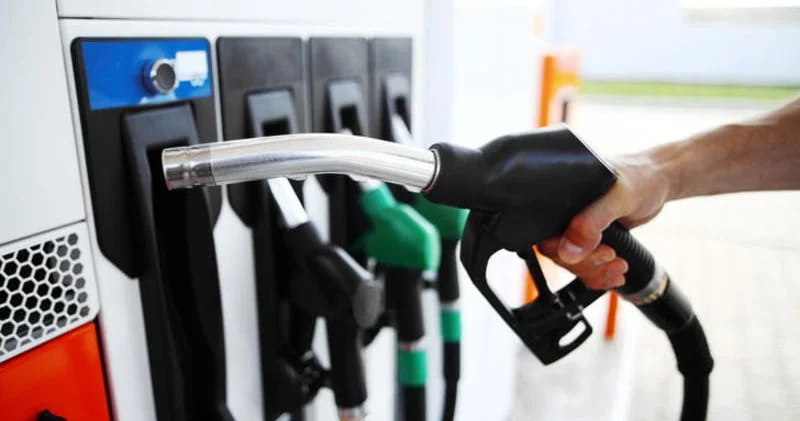 Avtomobilinə yanacaq dolduran zaman ürəyi dayanıb öldü