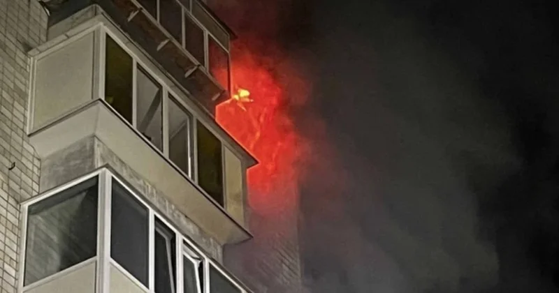 Под Киевом из за российской атаки горела высотка: есть жертвы