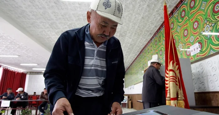 Qırğızıstanda seçki keçirilir