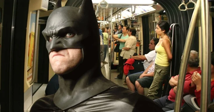 Milan metrosunda “Betmen effekti