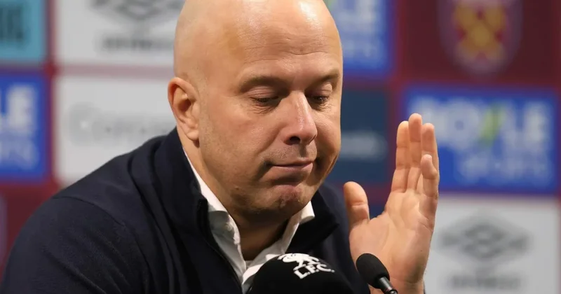 Arne Slot: “Uzun məğlubiyyət seriyasından sonra bu qələbə hamımız üçün böyük rahatlıqdır”