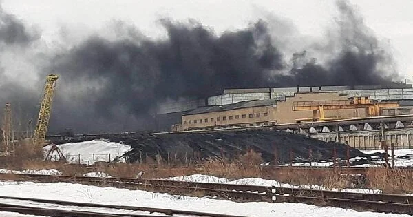 Ukrayna Slavyansk neft email zavodunu vurdu