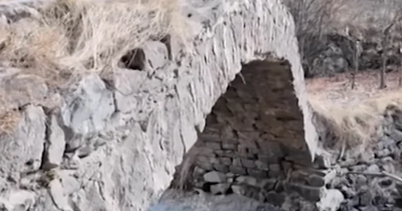 Qədim Kəlbəcərin NADİR GÖRÜNTÜLƏRİ: Tarixi körpünün restavrasiyaya ehtiyacı var