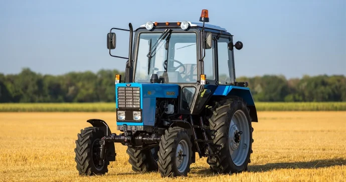 Azərbaycan SSR də traktorların mavi olmasının SƏBƏBİ FOTO