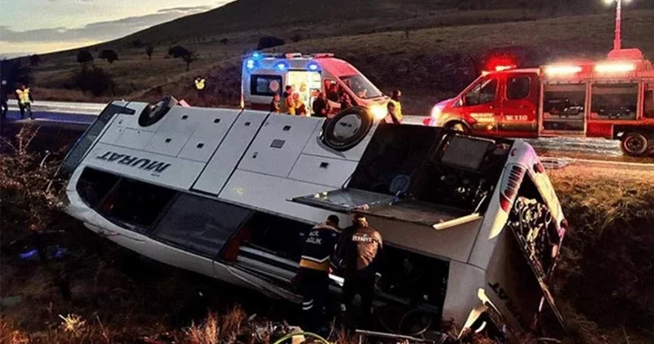 В Турции в ДТП с автобусом погибли два человека