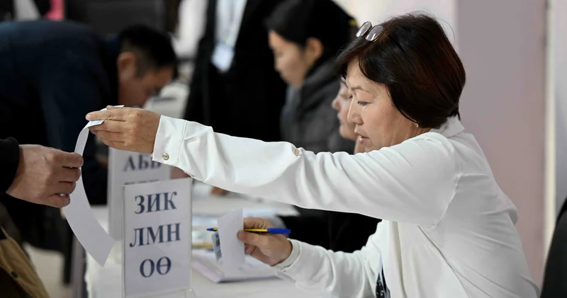 В Кыргызстане к 16:00 явка на досрочных выборах в Жогорку Кенеш достигла 25%