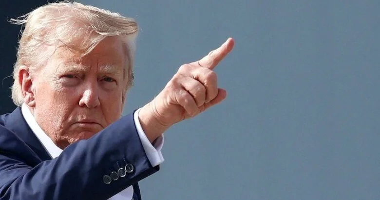 Trampın iqamətgahı üzərinə “F 16” qırıcısı qaldırıldı