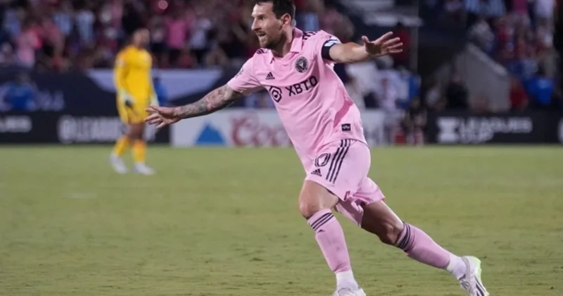 Messi rekord qıraraq komandasını finala daşıdı