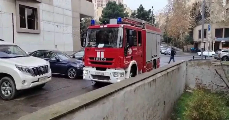 Bakıda yaşayış binasında partlayış baş verib VİDEO FOTO