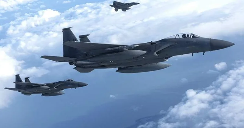 Trampın iqamətgahına yaxınlaşan təyyarəyə görə qırıcı havaya qalxdı