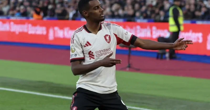 Premyer Liqa: “Yunayted” və “Liverpul” turu qələbə ilə tamamlayıb