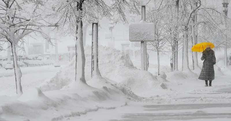 Снегопад в США отменил сотни рейсов и задержал тысячи вылетов
