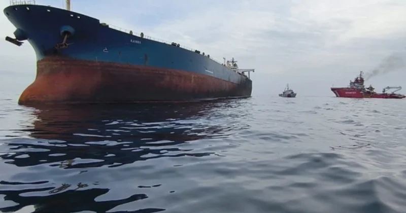 Türkiyə sahillərində yanan gəmi söndürülüb