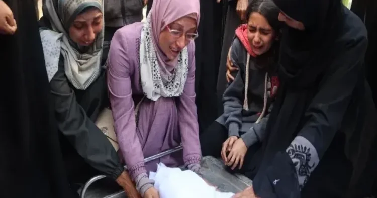 İsrail qırıcı təyyarələri Rəfah şəhərinin şərqinə hücumlar həyata keçirdi