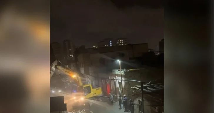 В Баку начался снос зданий возле станции метро Низами