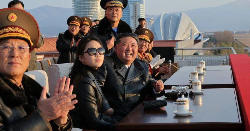 Ким Чен Ын усиливает стратегический потенциал ВВС КНДР ФОТО