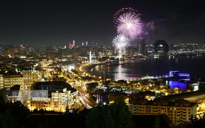 Bakıda Dünya Azərbaycanlılarının Həmrəyliyi Günü, Yeni il münasibətilə atəşfəşanlıq olacaq