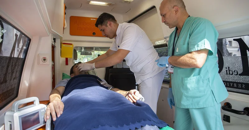 Массовое отравление в Уджаре: в больницу доставлены 14 человек