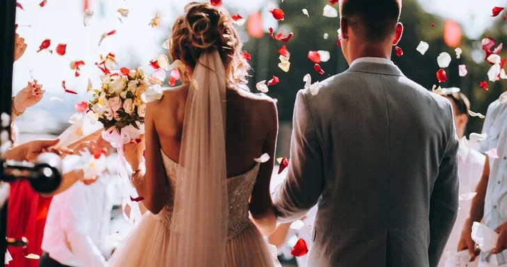 Итальянский ресторан сгорел из за фейерверков на свадебном торте