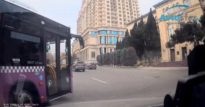 Yük maşınlarının yanından dönərkən diqqətli olun, qəza törədə bilərsiz VİDEO