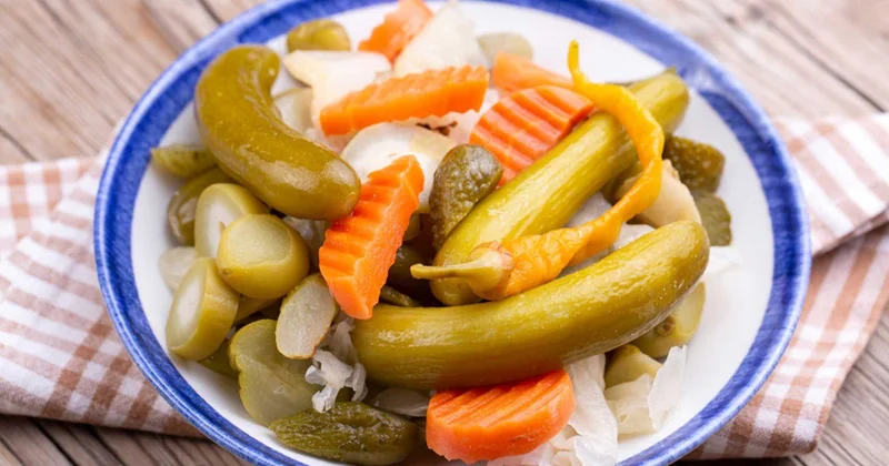 Bayramda EHTİYATLI OLUN Bu turşulardan zəhərlənə bilərsiniz FOTO