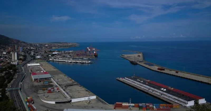 ABŞ ın Mərkəzi Kəşfiyyat İdarəsi Venesuela limanına zərbə endirib