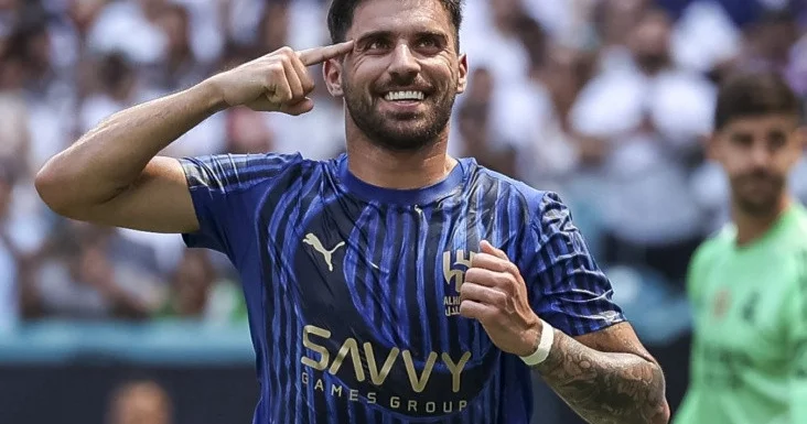 “Əl Hilal” hələ də Ruben Neveşi komandada saxlamaq istəyir