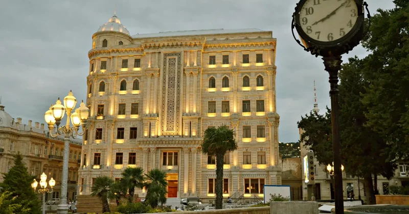 Репортаж Euronews о Баку: от древних улиц до современной городской жизни