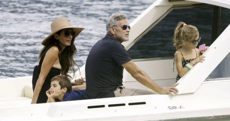 Corc Kluni və ailəsi Fransa vətəndaşlığı alıblar