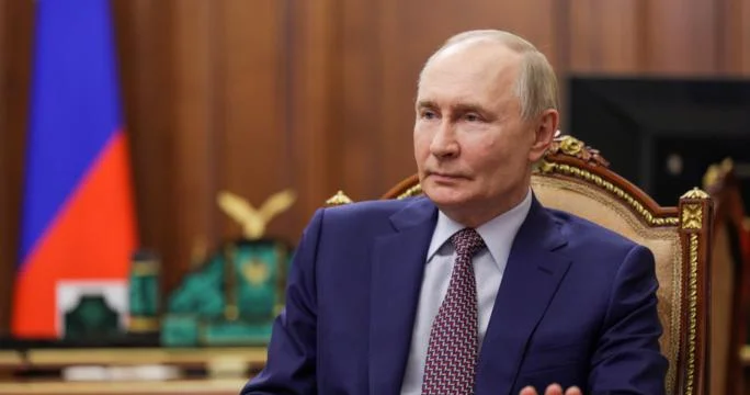 Putin ehtiyatda olan hərbiçiləri toplayır