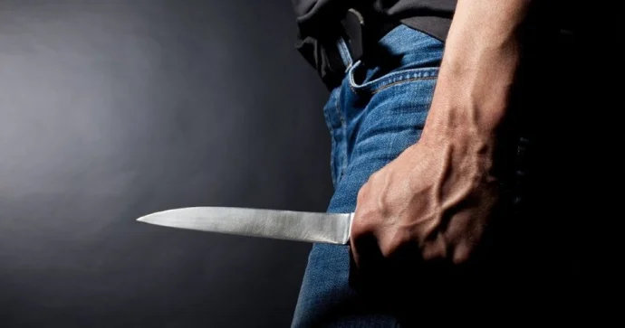 Gəncədə gənc oğlan bıçaqlanıb