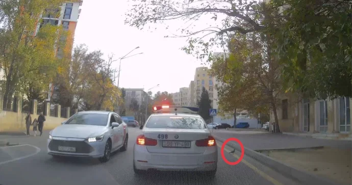 Yol polisindən sürücülərə nümunə olan addım: Göyərçinin həyatını xilas etdi VİDEO
