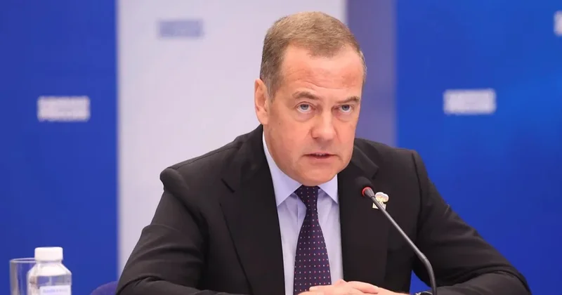 “Medvedev Zelenskini təhqir etdi və onu “son ili“ münasibətilə “təbrik“ etdi“ Ukrayna KİV ləri