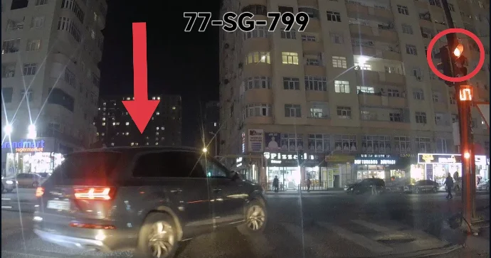 Svetoforun son saniyələrinə dözməyən sürücü 100 manatlıq qayda pozdu VİDEO