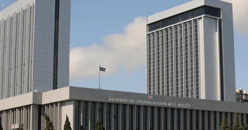 Милли Меджлис за моральные устои в интернете